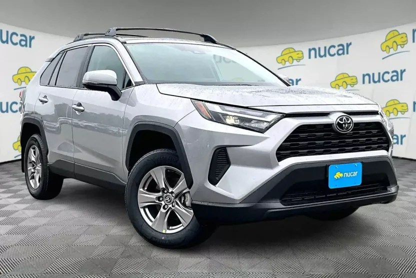 2025 Toyota RAV4 XLE photo 1