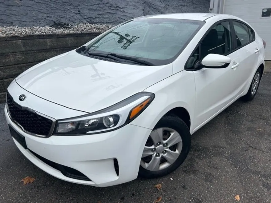 2017 Kia Forte LX Base photo 1