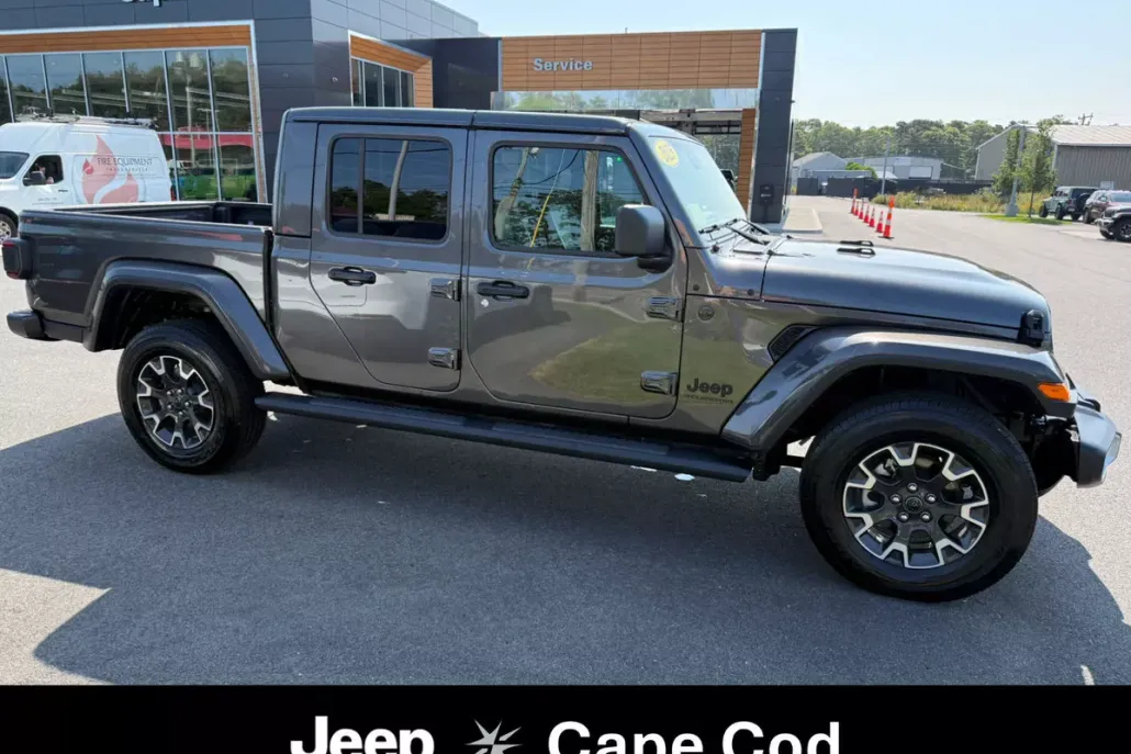 2025 Jeep Gladiator Sport S photo 1