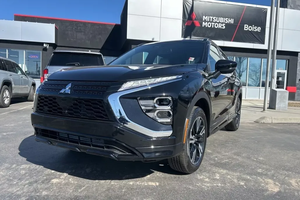 2025 Mitsubishi Eclipse Cross SEL photo 1