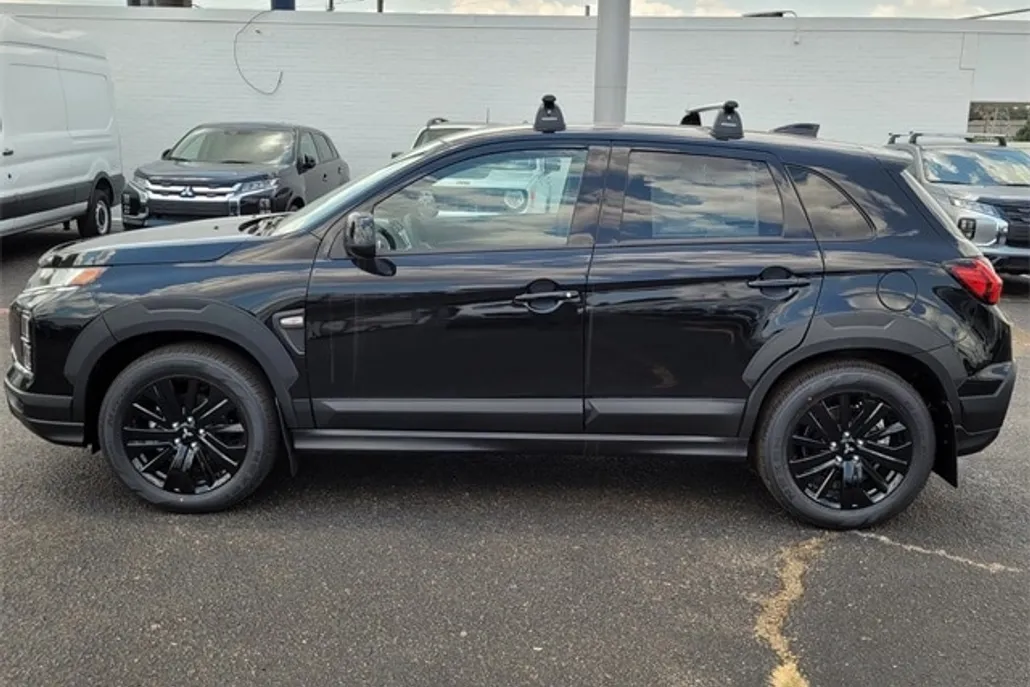 2025 Mitsubishi Outlander Sport SE photo 1