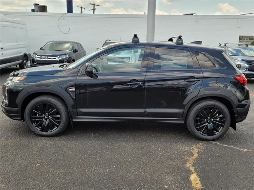 2025 Mitsubishi Outlander Sport SE photo 1