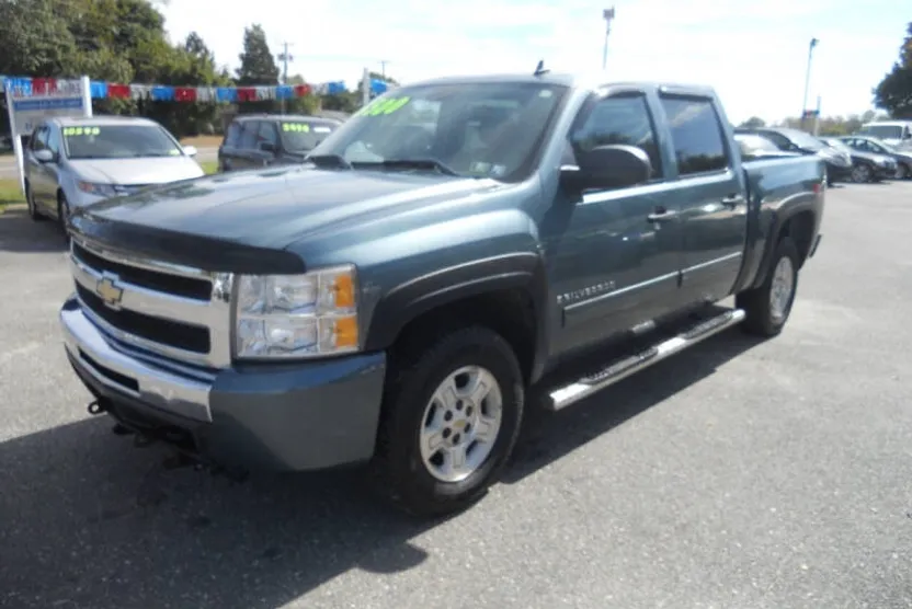 2009 Chevrolet Silverado LT photo 1