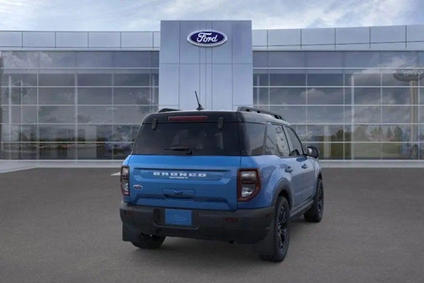 2025 Ford Bronco Sport Outer Banks photo 1