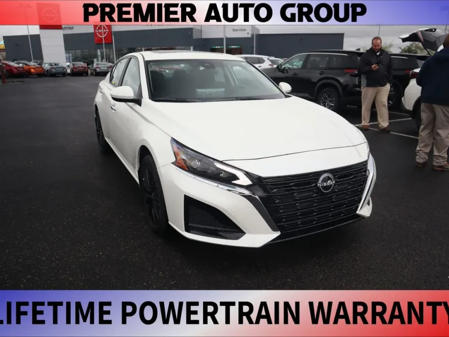 2025 Nissan Altima SV photo 1