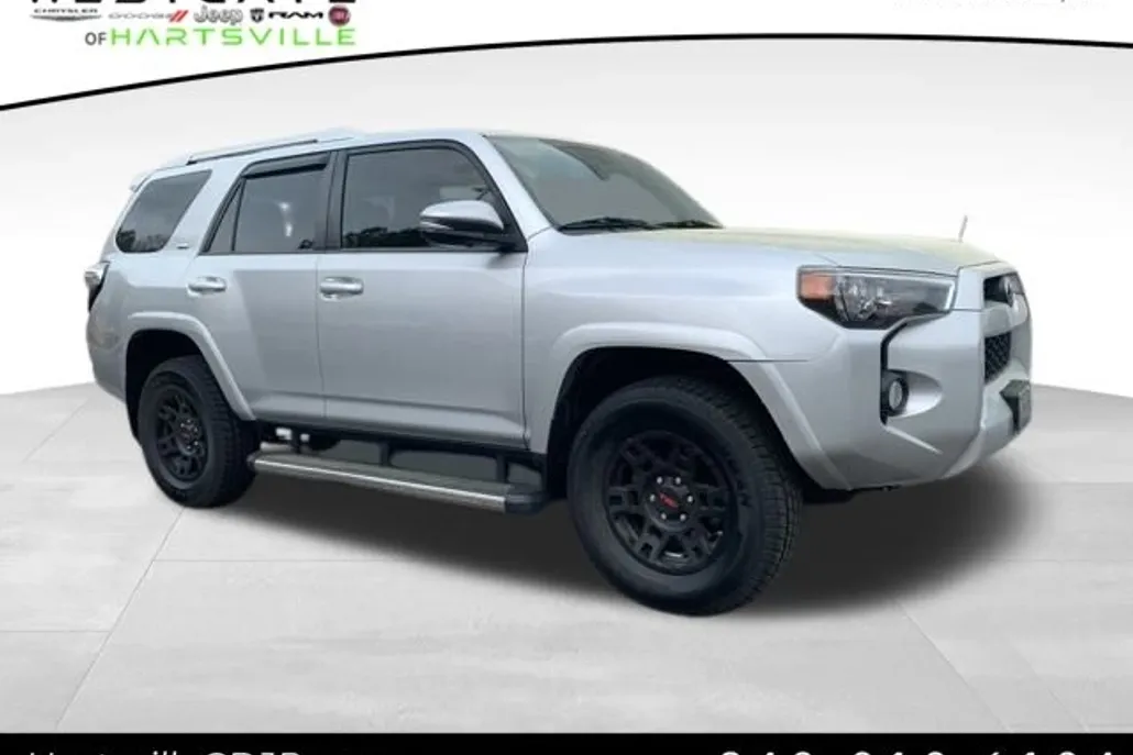 2018 Toyota 4Runner SR5 photo 1
