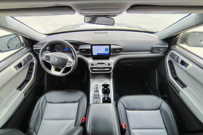 2022 Ford Explorer XLT photo 1
