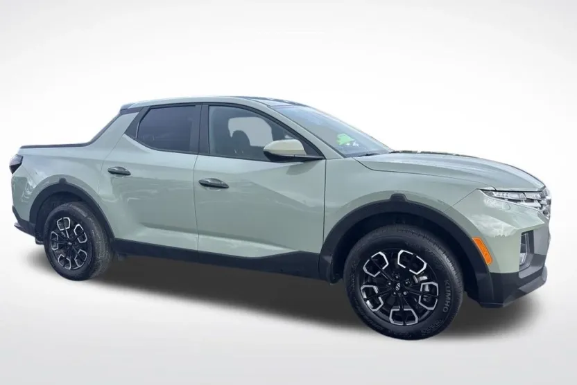 2024 Hyundai Santa Cruz SE photo 1