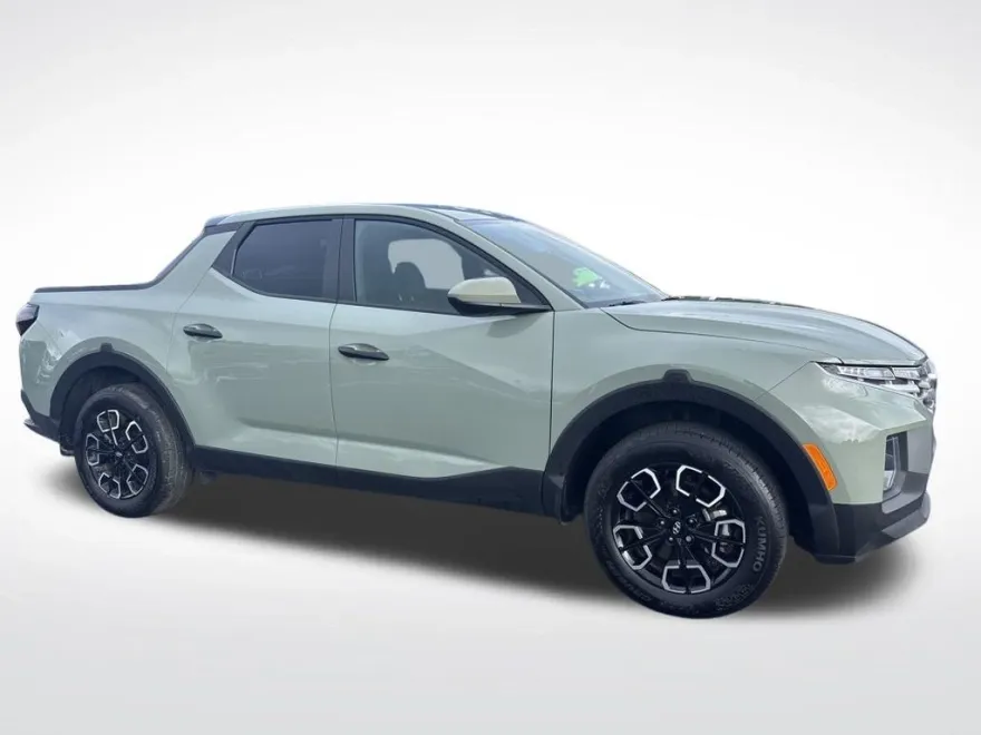 2024 Hyundai Santa Cruz SE photo 1