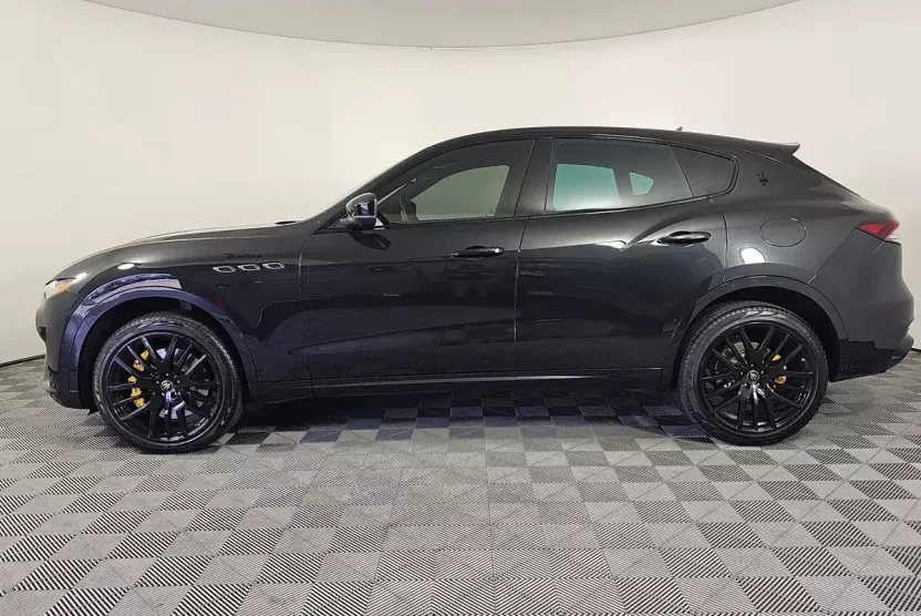 2023 Maserati Levante Modena S photo 1