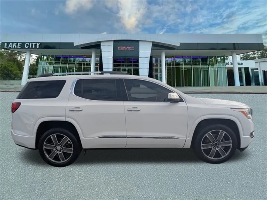 2019 Gmc Acadia Denali photo 1