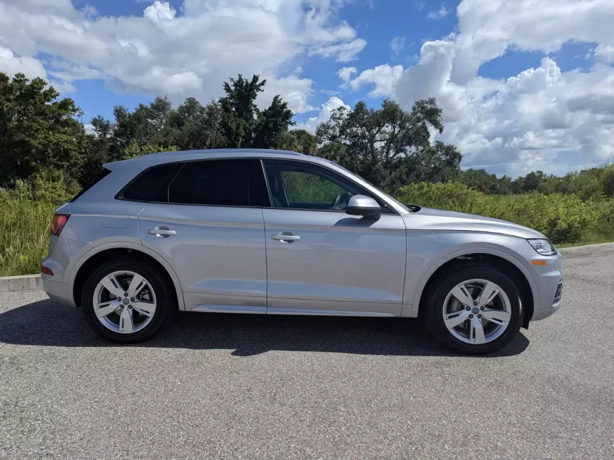 2018 Audi Q5 Premium photo 1