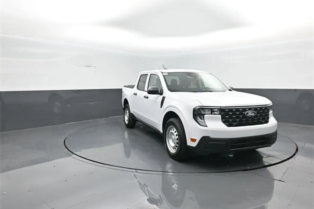 2025 Ford Maverick XL photo 1