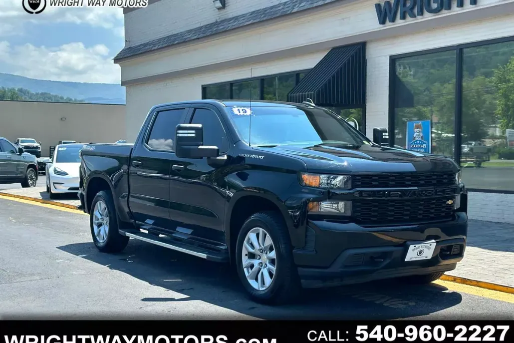 2019 Chevrolet Silverado 1500 Custom photo 1