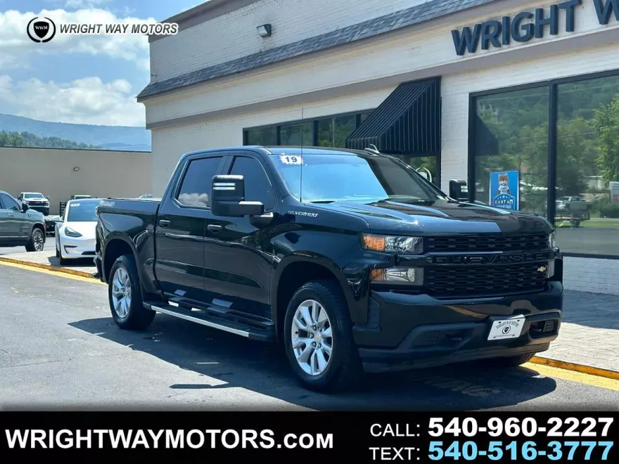 2019 Chevrolet Silverado 1500 Custom photo 1