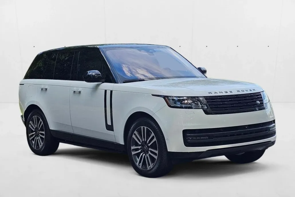 2023 Land Rover Range Rover SE photo 1