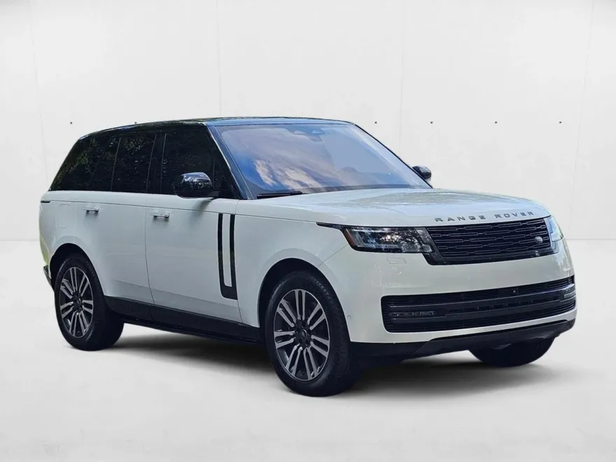 2023 Land Rover Range Rover SE photo 1