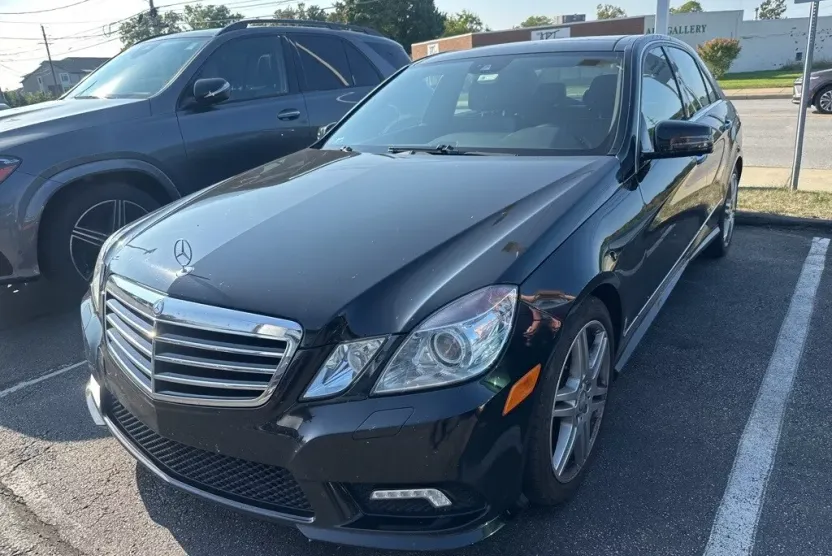 2010 Mercedes Benz E 4MATIC photo 1