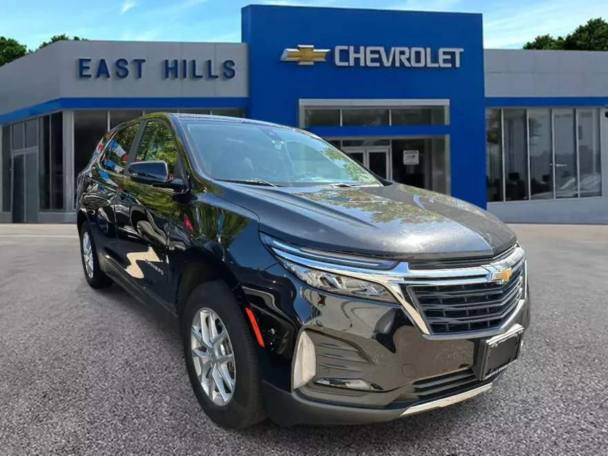 2022 Chevrolet Equinox LT photo 1
