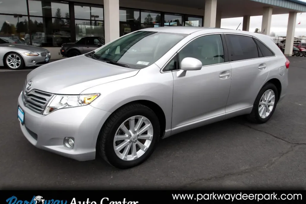 2011 Toyota Venza LE photo 1