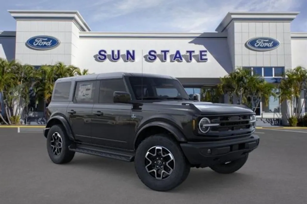 2025 Ford Bronco Outer Banks photo 1