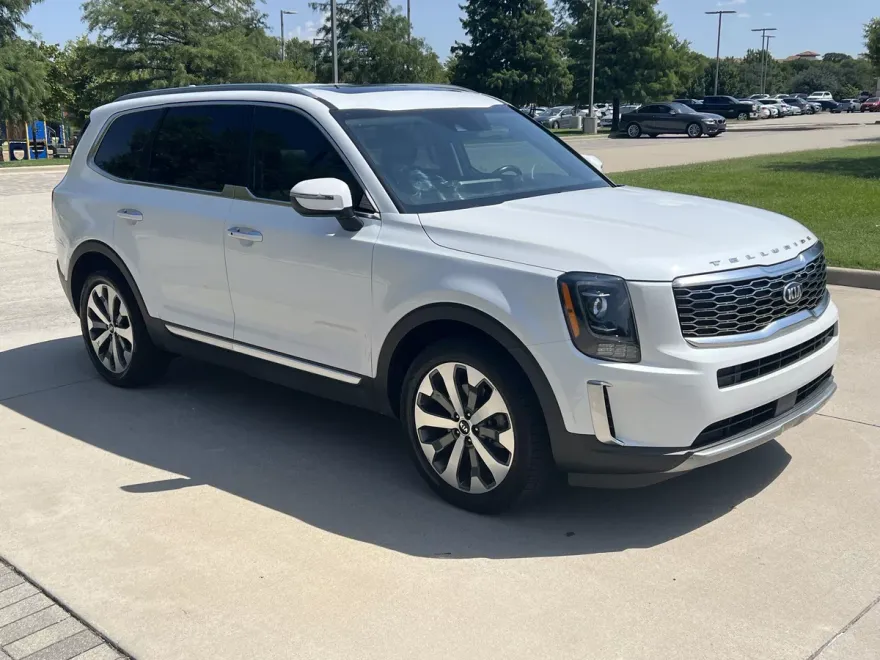 2020 Kia Telluride S photo 1