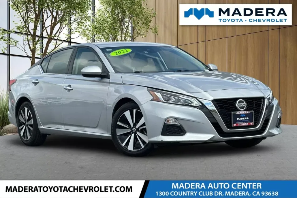 2022 Nissan Altima 2.5 SV photo 1