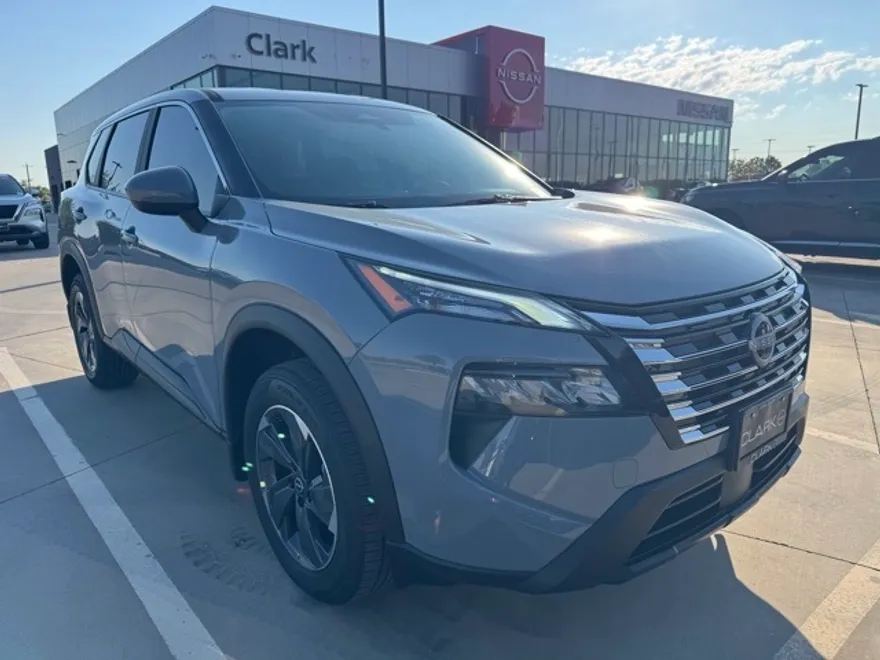 2026 Nissan Rogue SV photo 1
