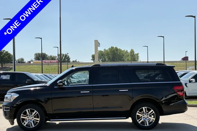 2022 Ford Expedition MAX Limited photo 1