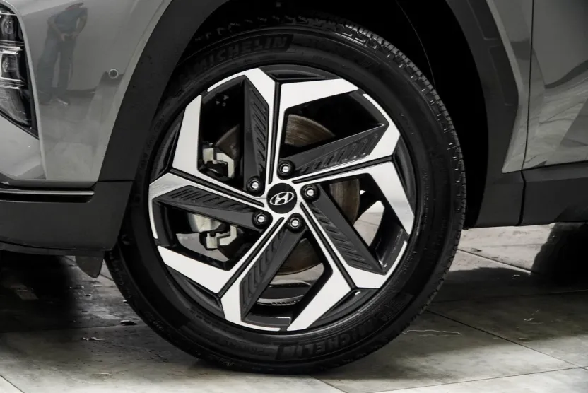 2024 Hyundai Tucson Limited photo 1