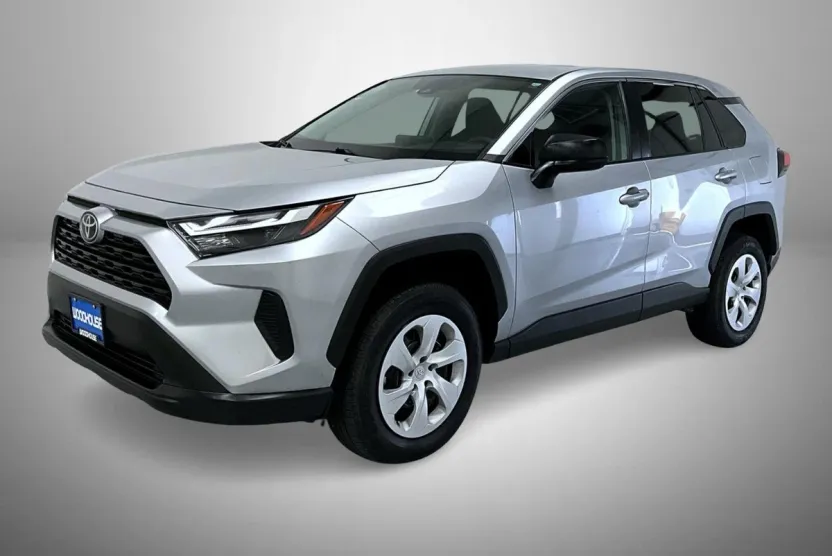 2024 Toyota RAV4 LE photo 1