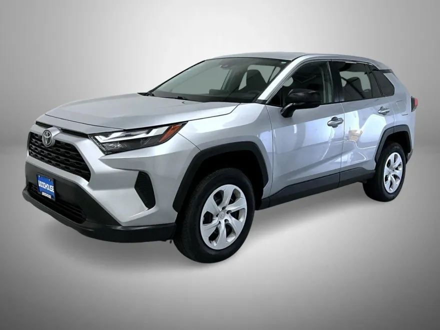 2024 Toyota RAV4 LE photo 1