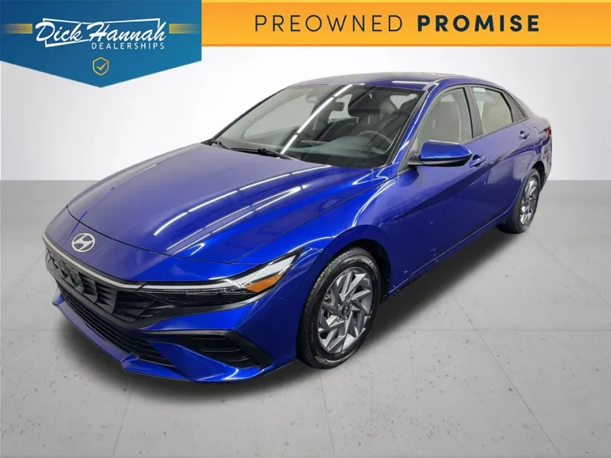 2024 Hyundai Elantra SEL photo 1