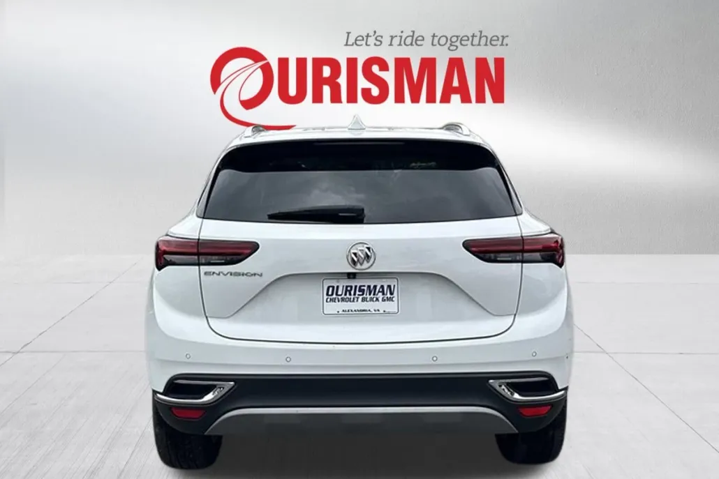 2022 Buick Envision Essence photo 1