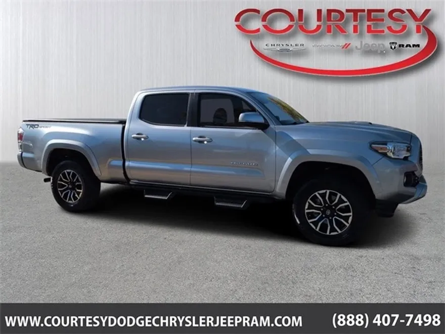 2023 Toyota Tacoma TRD Sport photo 1