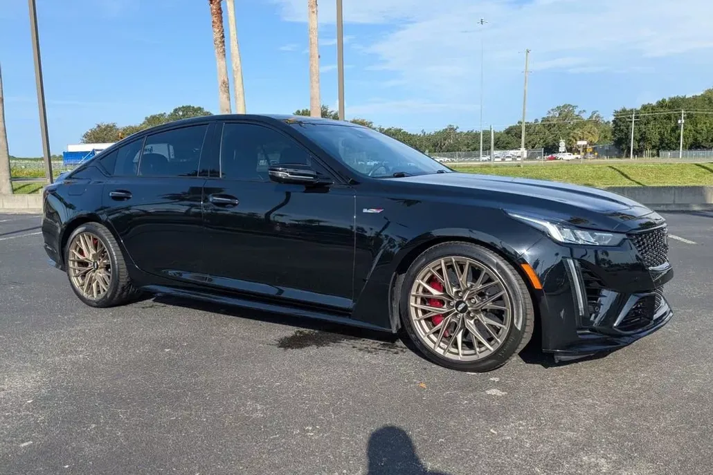 2022 Cadillac CT5 photo 1