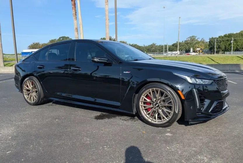 2022 Cadillac CT5 photo 1