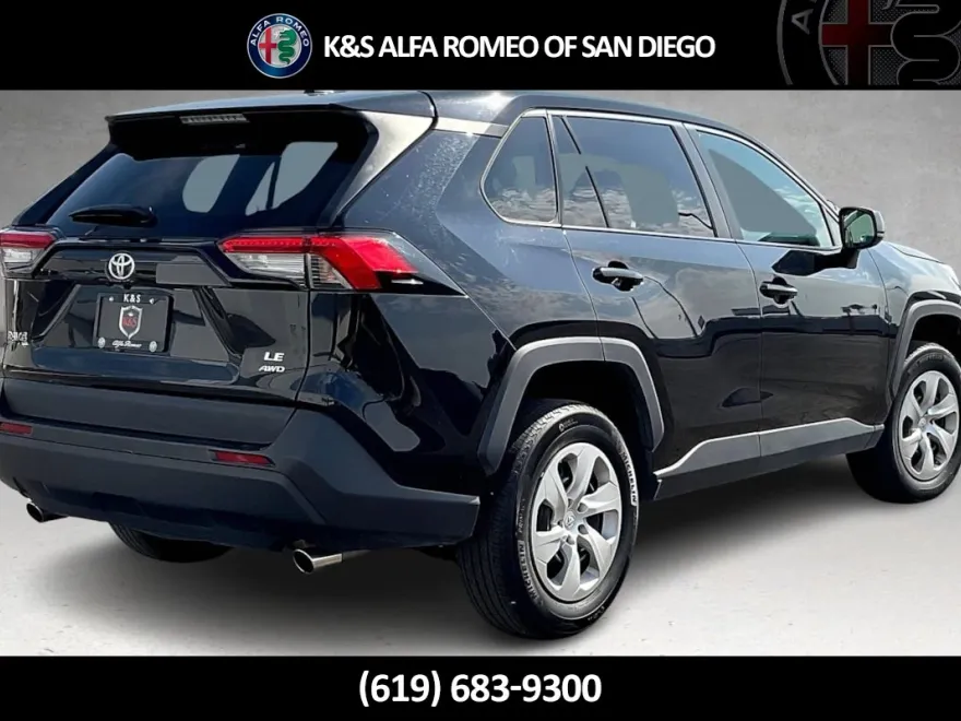 2023 Toyota RAV4 LE photo 1