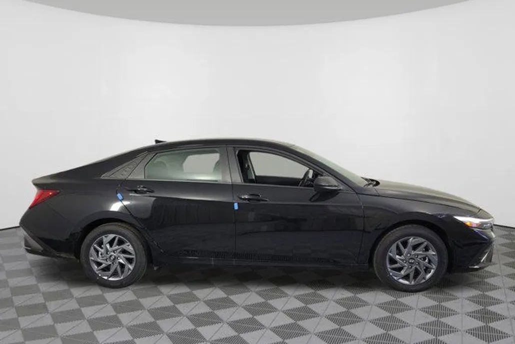 2025 Hyundai Elantra Hybrid Blue photo 1