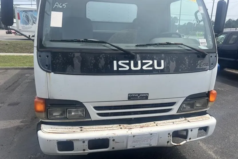 1999 Isuzu NPR photo 1
