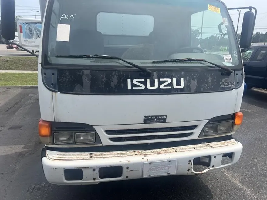 1999 Isuzu NPR photo 1