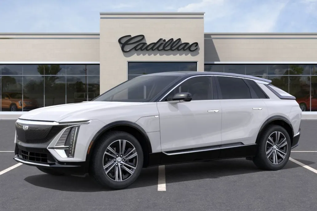 2025 Cadillac Lyriq Luxury photo 1