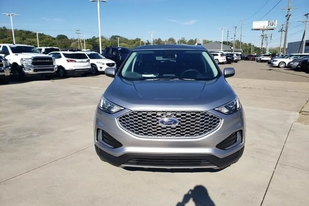 2024 Ford Edge SEL photo 1