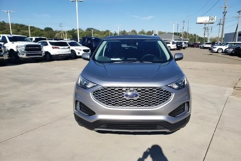 2024 Ford Edge SEL photo 1