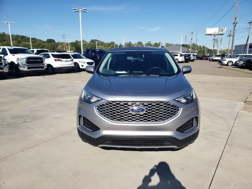 2024 Ford Edge SEL photo 1