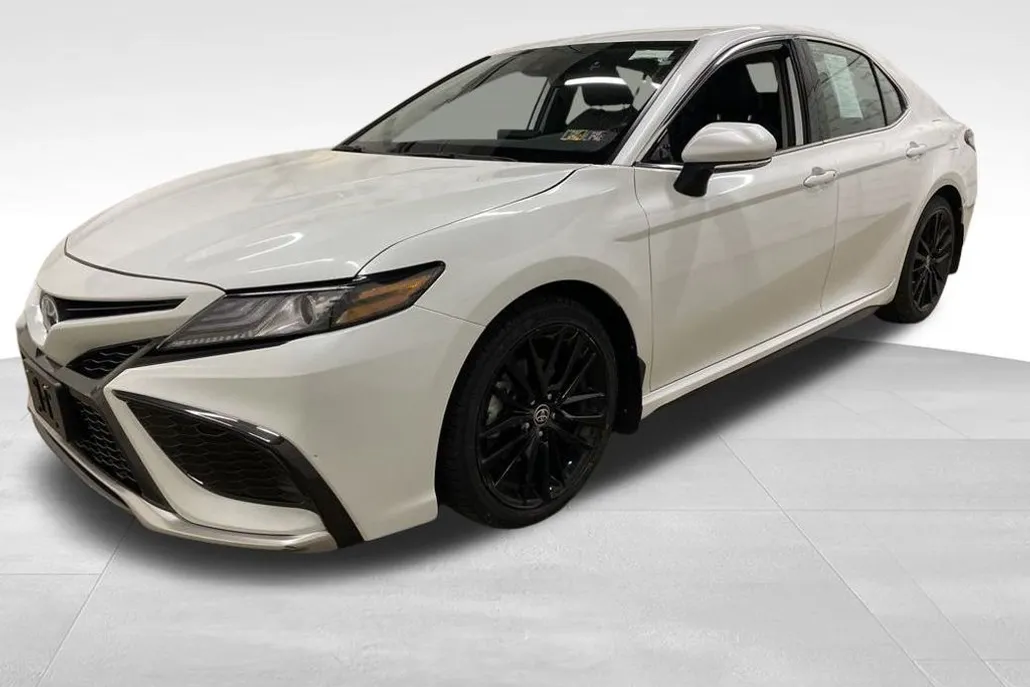 2023 Toyota Camry XSE photo 1