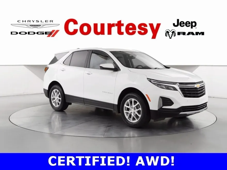 2023 Chevrolet Equinox LT photo 1
