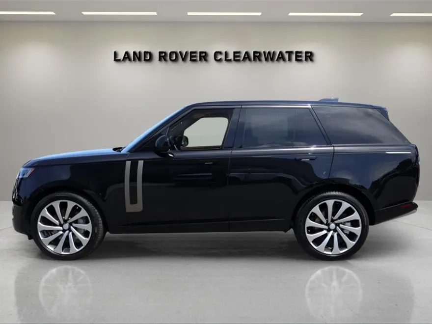 2025 Land Rover Range Rover SE photo 1