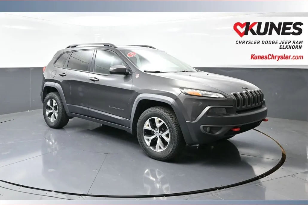 2015 Jeep Cherokee Trailhawk photo 1