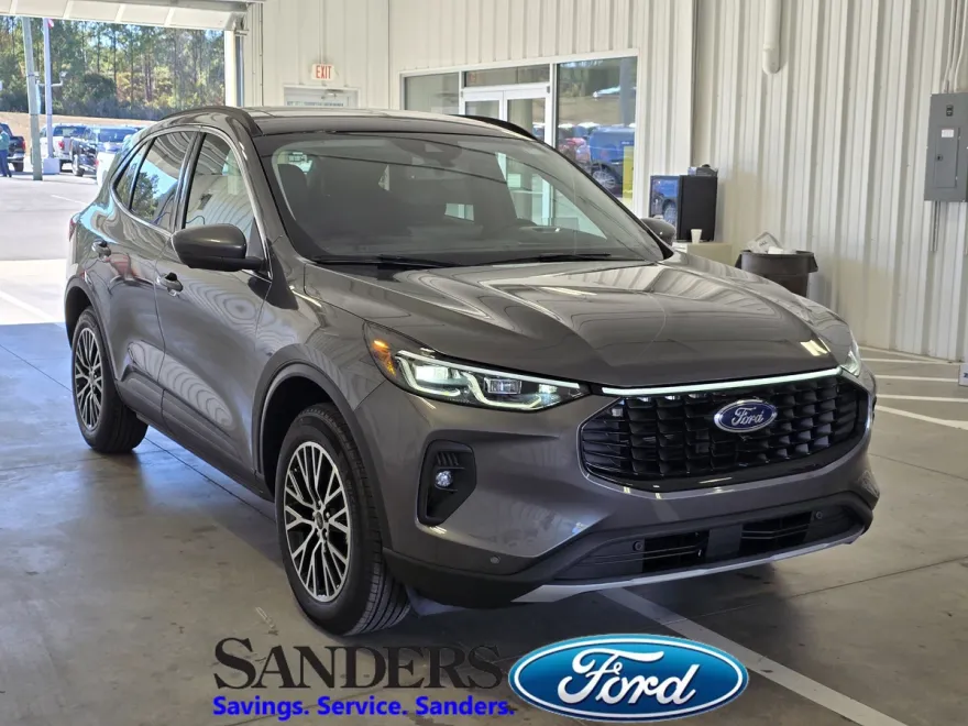 2025 Ford Escape photo 1
